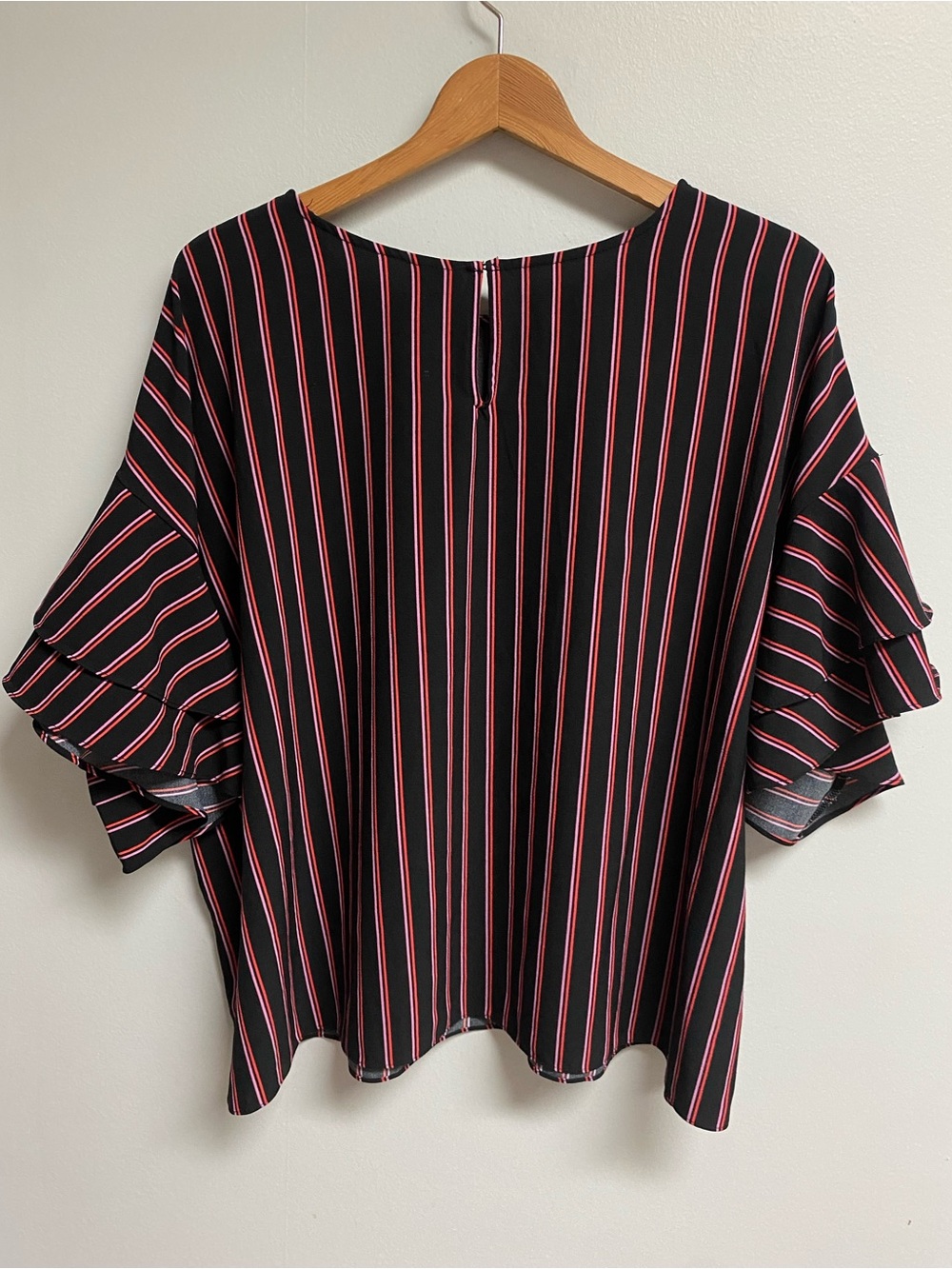 WORTHINGTON FLUTTER SLEEVE TOP - 2X - Picture 6 of 8